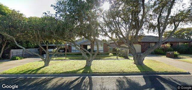 Larawan ng 83 Inglis Street sa Winnipeg, Manitoba