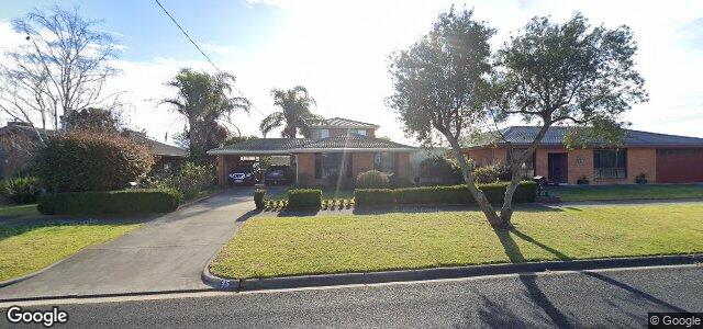 Larawan ng 95 Inglis Street sa Winnipeg, Manitoba