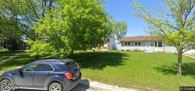 Larawan ng 95 Sanderson Avenue sa Winnipeg, Manitoba