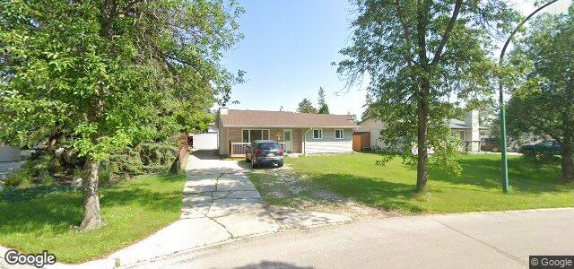 Larawan ng 10 Siddall Crescent sa Winnipeg, Manitoba