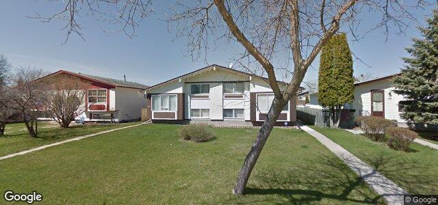 Photo of 100 Rudolph Bay in Winnipeg, Manitoba