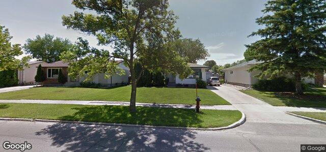 Larawan ng 104 Tu-Pelo Avenue sa Winnipeg, Manitoba