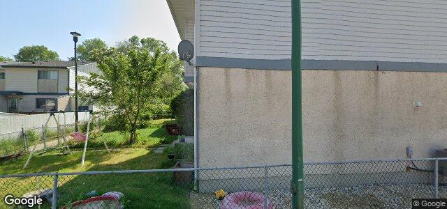 Larawan ng 1318 Molson Street sa Winnipeg, Manitoba