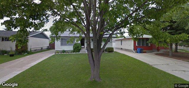 Larawan ng 15 Rizer Crescent sa Winnipeg, Manitoba