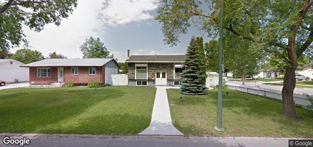 Larawan ng 2 Avaco Drive sa Winnipeg, Manitoba