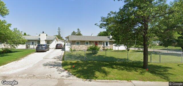 Larawan ng 2 Siddall Crescent sa Winnipeg, Manitoba
