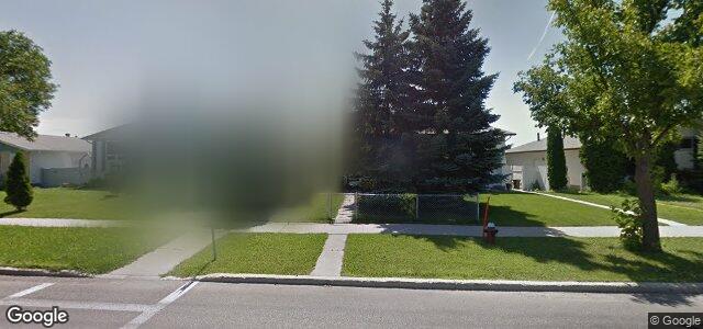 Larawan ng 200 Tu-Pelo Avenue sa Winnipeg, Manitoba