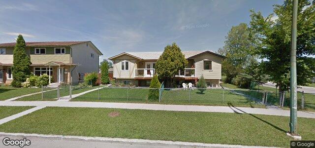 Larawan ng 203 Tu-Pelo Avenue sa Winnipeg, Manitoba
