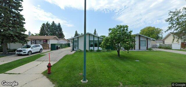 Larawan ng 30 De Jong Crescent sa Winnipeg, Manitoba