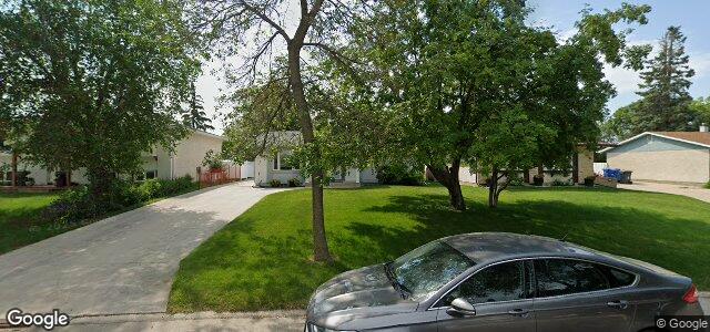 Larawan ng 70 Hobbs Crescent sa Winnipeg, Manitoba