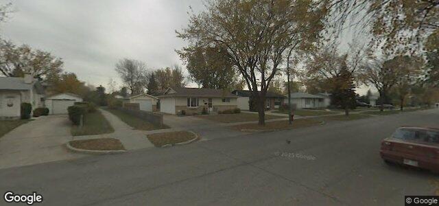 Larawan ng 923 Louelda Street sa Winnipeg, Manitoba