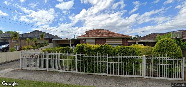 Larawan ng 10 Regal Avenue sa Winnipeg, Manitoba