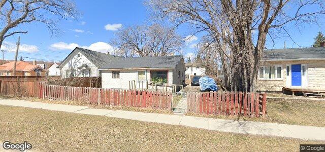 Larawan ng 15 Fermor Avenue sa Winnipeg, Manitoba