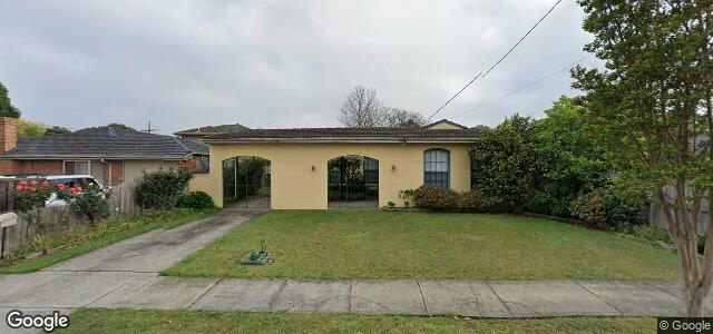 Larawan ng 18 Regal Avenue sa Winnipeg, Manitoba