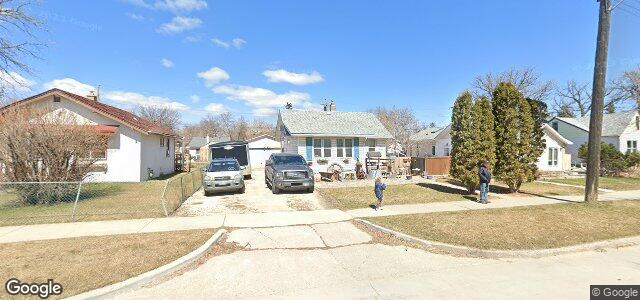 Larawan ng 37 Fermor Avenue sa Winnipeg, Manitoba