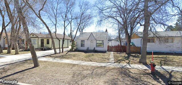 Larawan ng 64 Regal Avenue sa Winnipeg, Manitoba