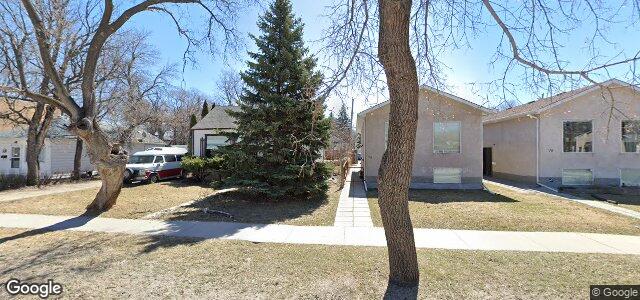 Larawan ng 74 Regal Avenue sa Winnipeg, Manitoba