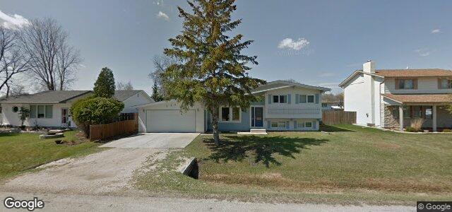 Larawan ng 124 Stockdale Street sa Winnipeg, Manitoba