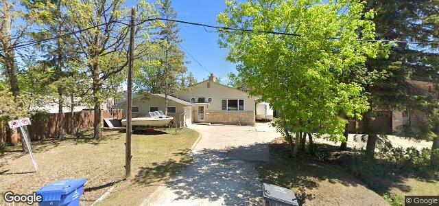 Larawan ng 205 Alcrest Drive sa Winnipeg, Manitoba