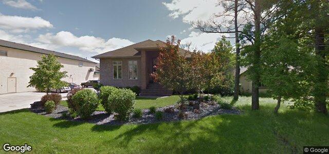 Larawan ng 215 Lynbrook Drive sa Winnipeg, Manitoba