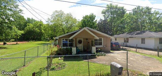 Larawan ng 215 Mclean Street sa Winnipeg, Manitoba