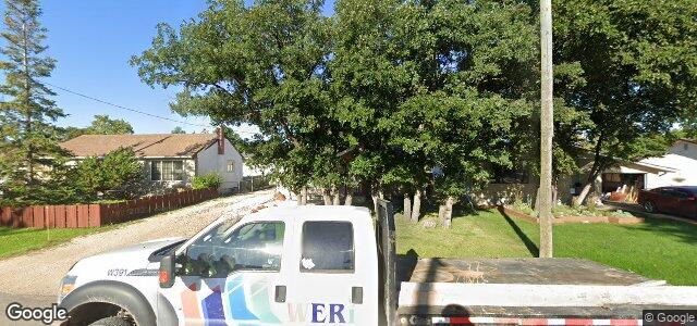 Larawan ng 300 Elmhurst Road sa Winnipeg, Manitoba