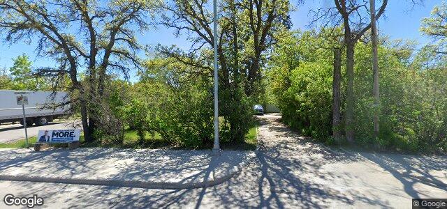 Larawan ng 3000 Roblin Boulevard sa Winnipeg, Manitoba