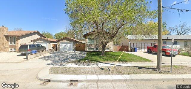Larawan ng 3227 Grant Avenue sa Winnipeg, Manitoba
