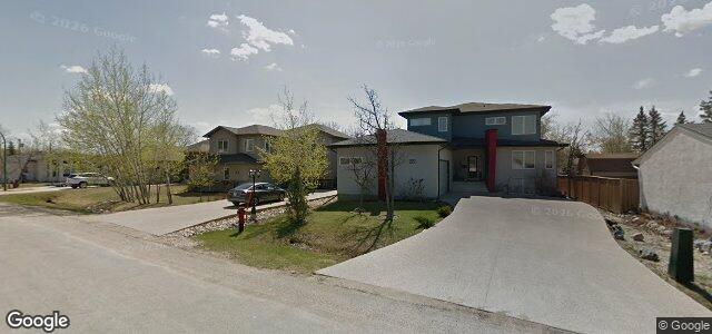 Larawan ng 35 Stockdale Street sa Winnipeg, Manitoba