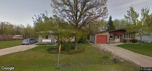 Larawan ng 77 Stockdale Street sa Winnipeg, Manitoba