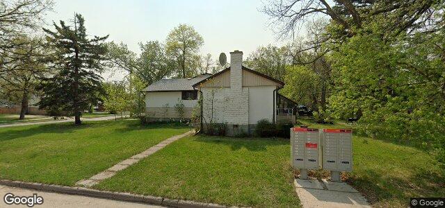 Photo of 103 St Vital Road in Winnipeg, Manitoba