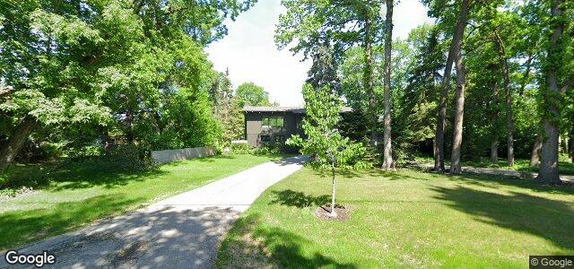 Larawan ng 200 Victoria Crescent sa Winnipeg, Manitoba