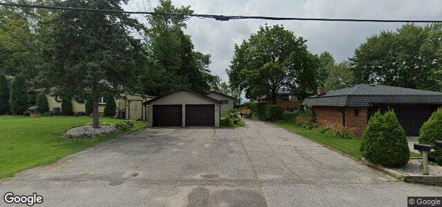 Larawan ng 245 Victoria Crescent sa Winnipeg, Manitoba