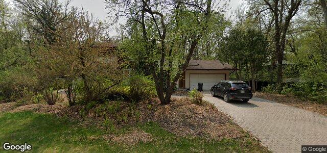 Photo of 301 Victoria Crescent in Winnipeg, Manitoba