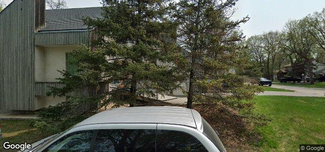 Photo of 302 Victoria Crescent in Winnipeg, Manitoba