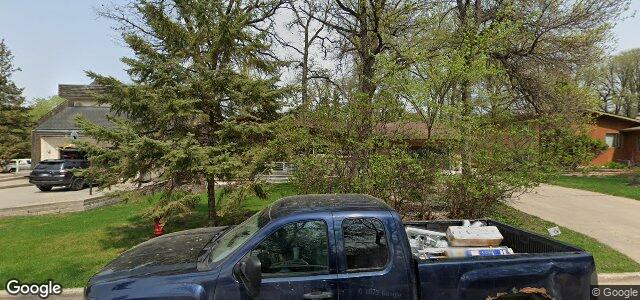 Larawan ng 306 Victoria Crescent sa Winnipeg, Manitoba