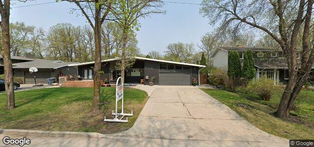 Photo of 324 Victoria Crescent in Winnipeg, Manitoba