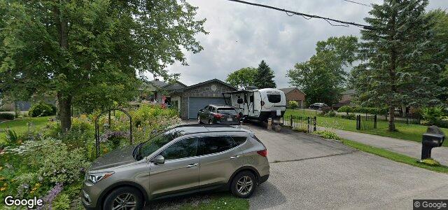 Larawan ng 327 Victoria Crescent sa Winnipeg, Manitoba