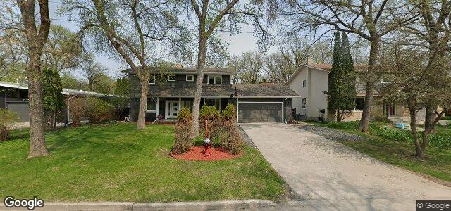 Larawan ng 330 Victoria Crescent sa Winnipeg, Manitoba