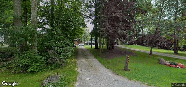 Photo of 345 Victoria Crescent in Winnipeg, Manitoba