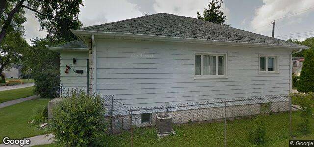 Photo of 107 Ravelston Avenue W in Winnipeg, Manitoba