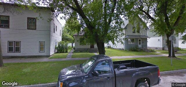 Larawan ng 110 Rosseau Avenue W sa Winnipeg, Manitoba