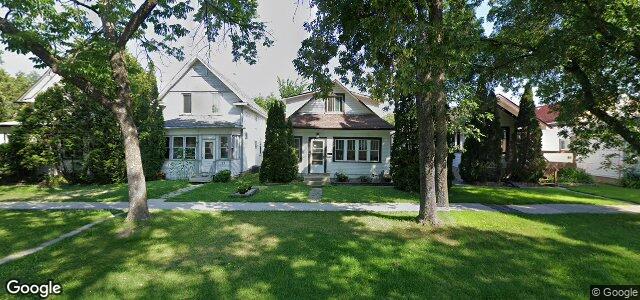 Photo of 121 Ravelston Avenue W in Winnipeg, Manitoba