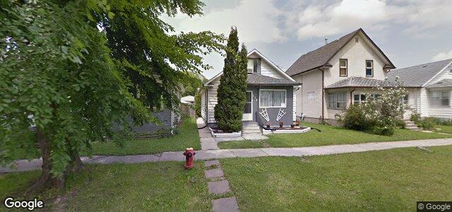 Photo of 121 Rosseau Avenue W in Winnipeg, Manitoba