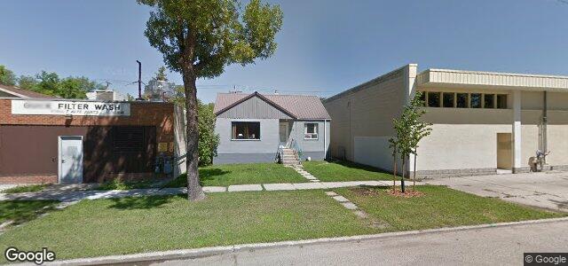 Photo of 135 Victoria Avenue W in Winnipeg, Manitoba