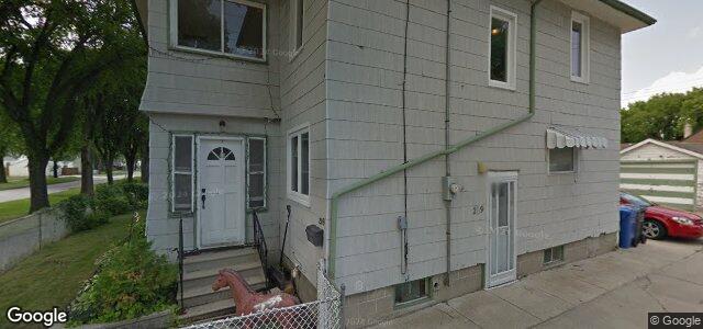 Larawan ng 209 Ravelston Avenue W sa Winnipeg, Manitoba