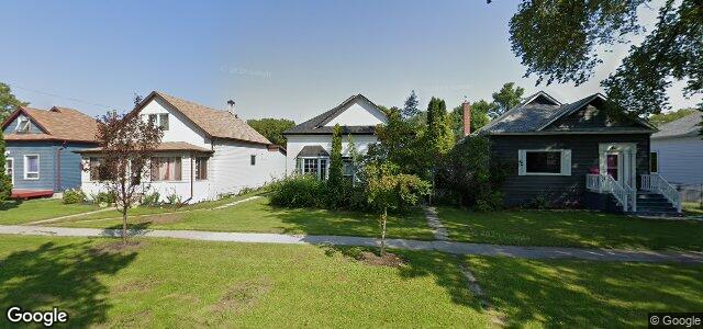 Larawan ng 215 Ravelston Avenue W sa Winnipeg, Manitoba