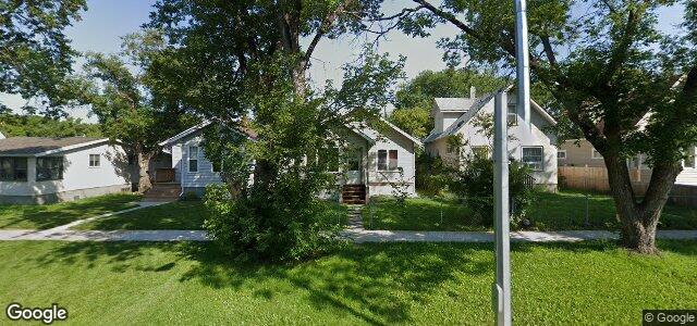Larawan ng 321 Ravelston Avenue W sa Winnipeg, Manitoba