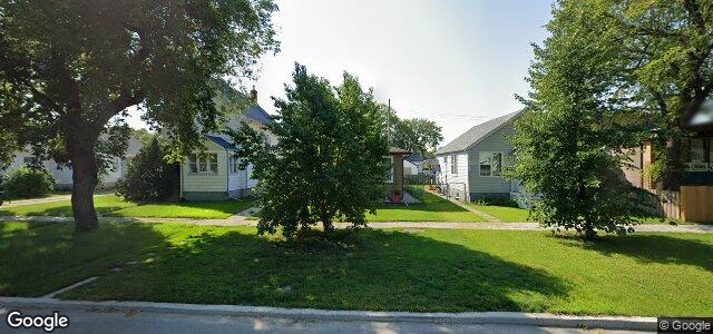 Larawan ng 322 Ravelston Avenue W sa Winnipeg, Manitoba