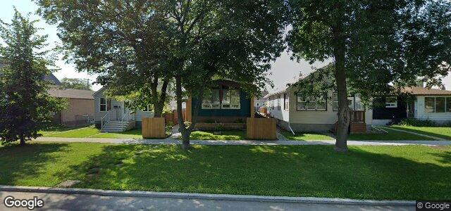 Larawan ng 326 Ravelston Avenue W sa Winnipeg, Manitoba